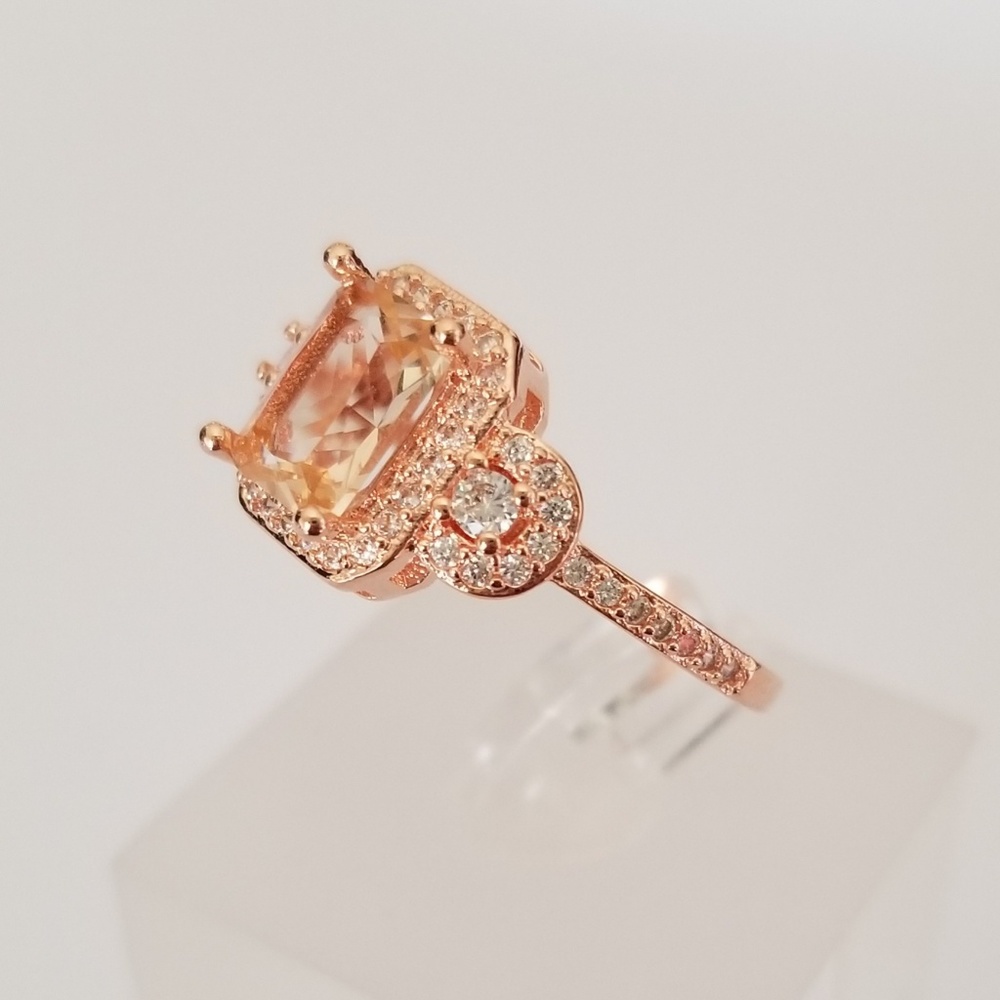 *only size 8!*Emerald Cut Simulated Morganite Ring - Picture 4 of 7